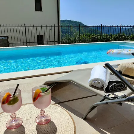 Villa Lea Heated Pool Near Koper