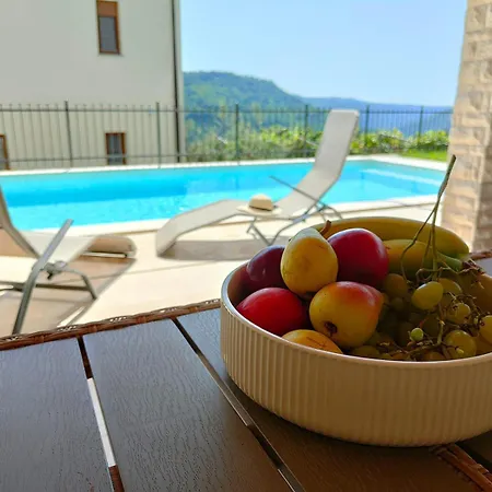 Lea Koper Villa Marezige