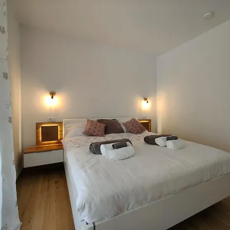 Lea Koper Villa Marezige