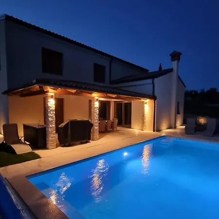 Lea Heated Pool Near Koper Vila Marezige