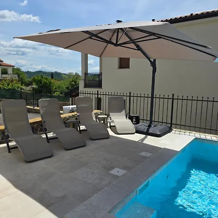 别墅 Lea Heated Pool Near Koper 马来济格