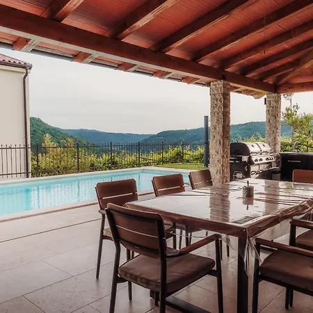 Lea Heated Pool Near Koper 别墅