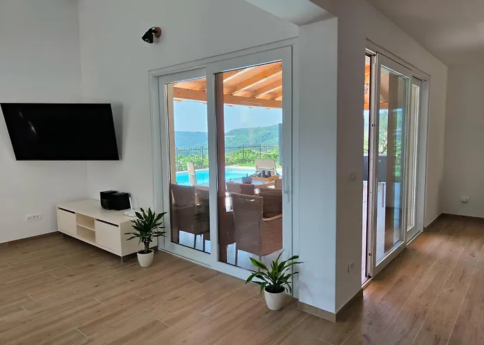 Lea Koper Villa Marezige